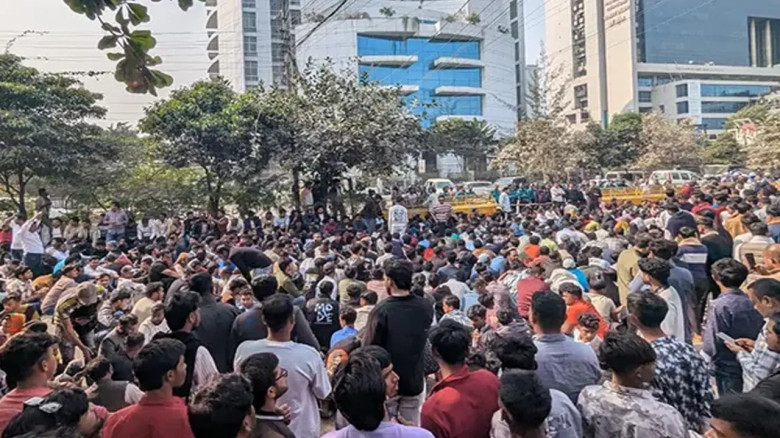 দাবি আদায় না হলে রাতভর ইসি অবরুদ্ধ থাকবে