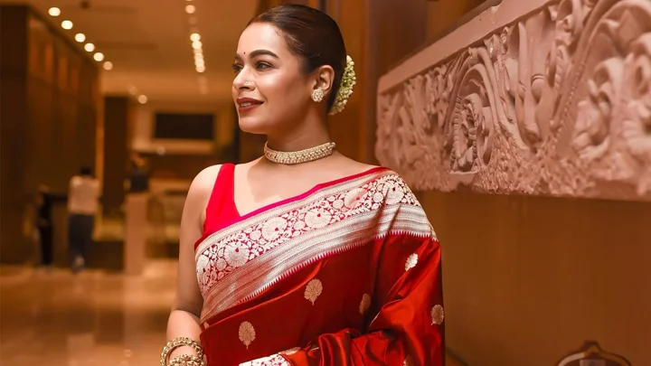 ডালাস বিমানবন্দরে হেনস্তার শিকার ইমন চক্রবর্তী, বিমানে উঠতে বাধার অভিযোগ