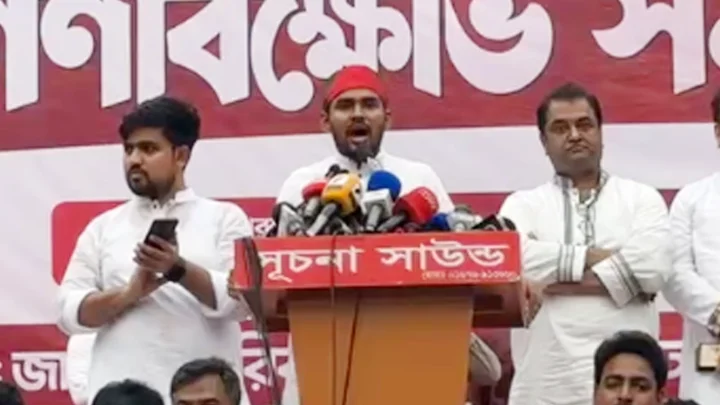 ঠাকুরগাঁওয়ে দুই প্রার্থীর মিষ্টি বিনিময়, আসিফ মাহমুদের ক্ষোভ