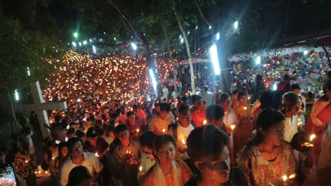 প্রার্থনায় মুখরিত গারো পাহাড়, মোমবাতি হাতে শোভাযাত্রায় হাজারো পুণ্যার্থী
